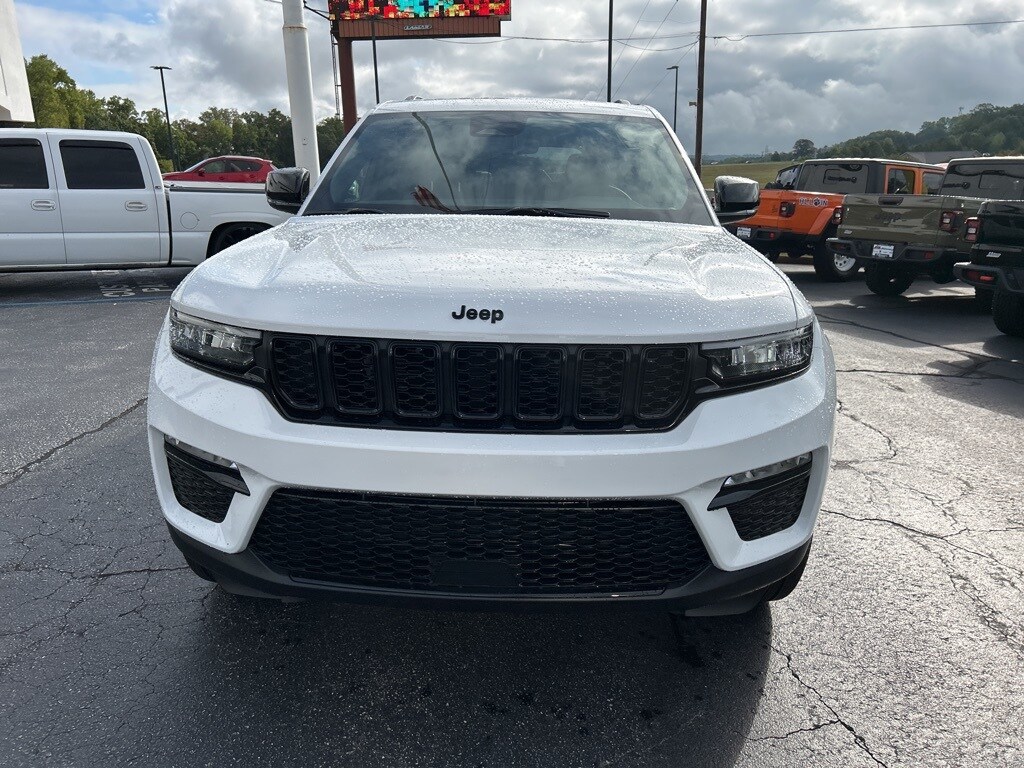 2025 Jeep Grand Cherokee Limited photo 2