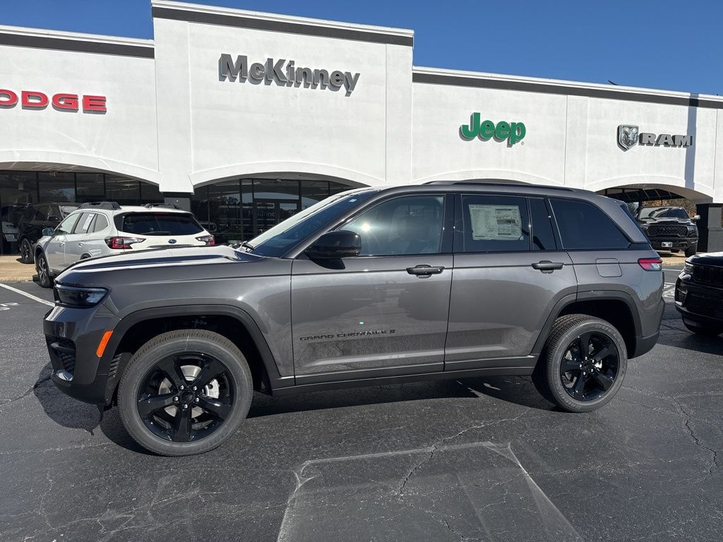 New 2025 Jeep Grand Cherokee ALTITUDE X 4X2 Sport Utility