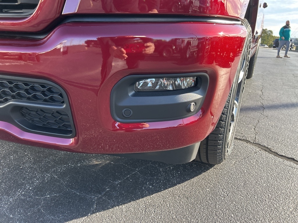 New 2025 Ram 1500 TRADESMAN CREW CAB 4X2 5'7 BOX Pickup