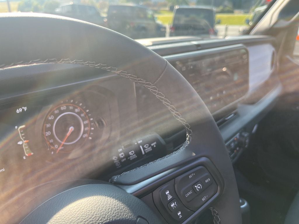 2025 Jeep Wrangler 4-Door Willys - Photo 27
