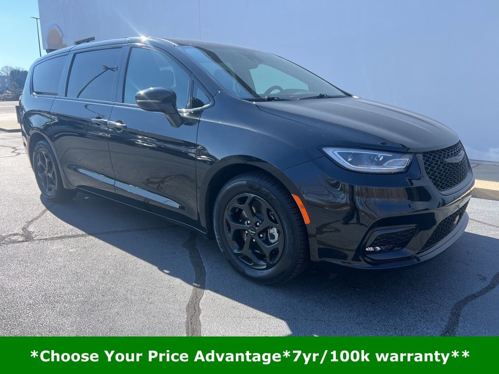 2022 Chrysler Pacifica Hybrid Touring L