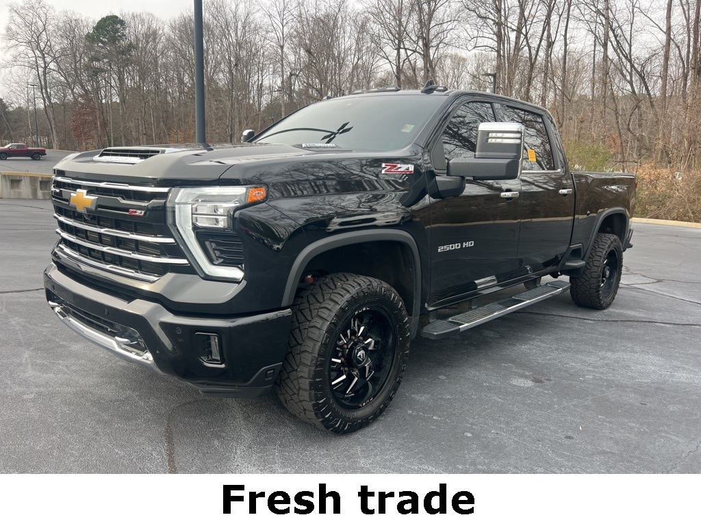 2024 Chevrolet Silverado HD LTZ's photo