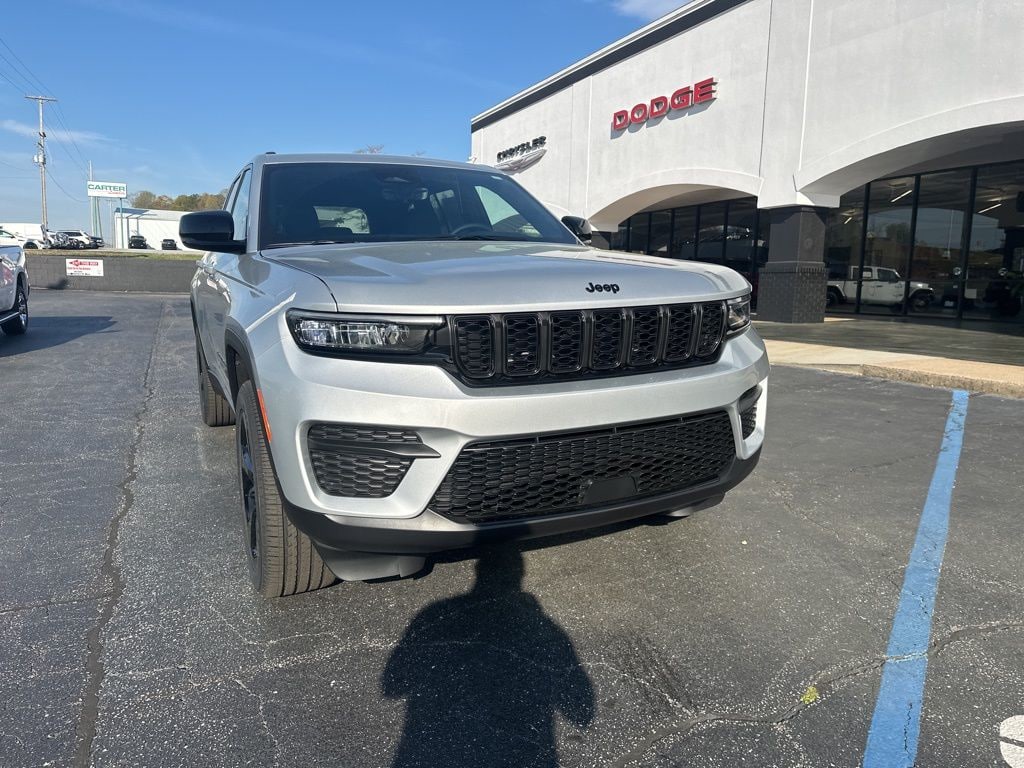 New 2025 Jeep Grand Cherokee ALTITUDE 4X4 Sport Utility