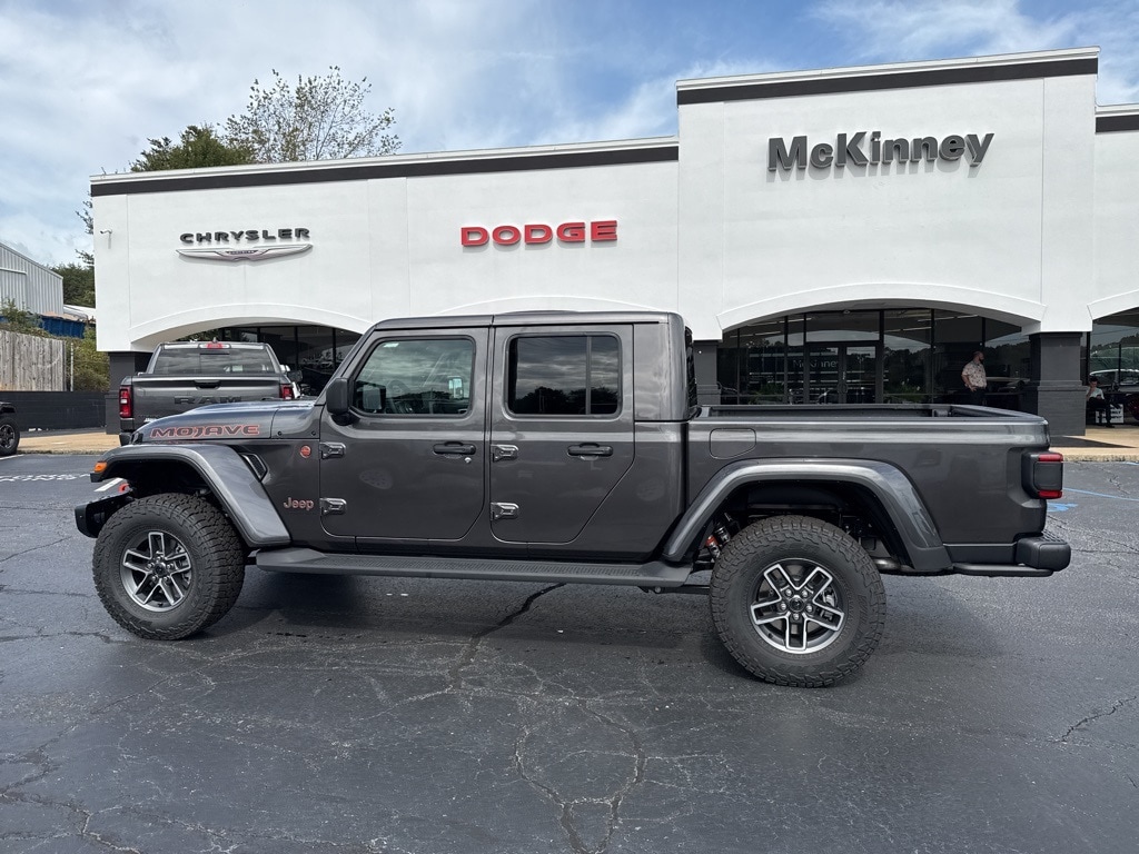 New 2025 Jeep Gladiator MOJAVE X 4X4 Pickup