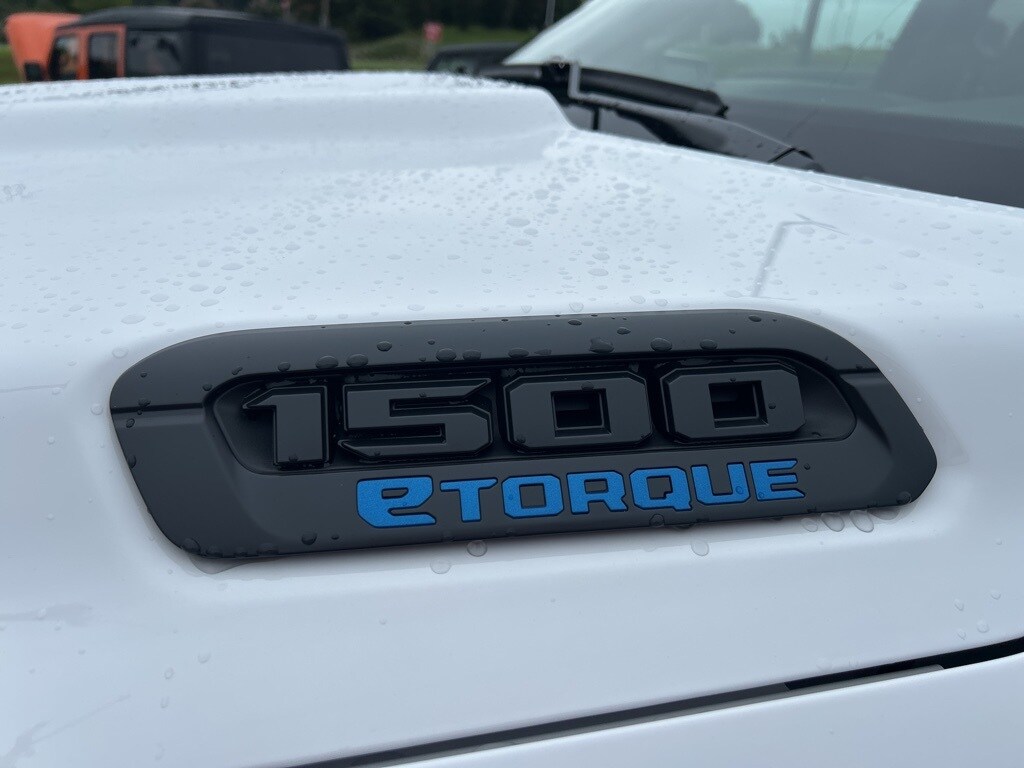 2025 Ram 1500 Tradesman photo 4