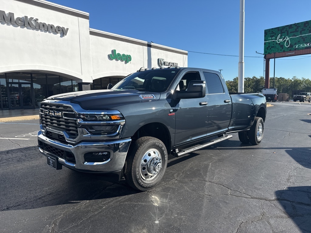 New 2026 Ram 3500 TRADESMAN CREW CAB 4X4 8' BOX Pickup