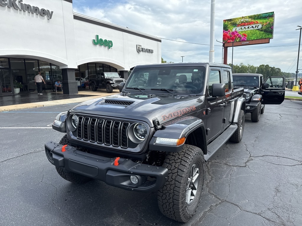 New 2025 Jeep Gladiator MOJAVE X 4X4 Pickup
