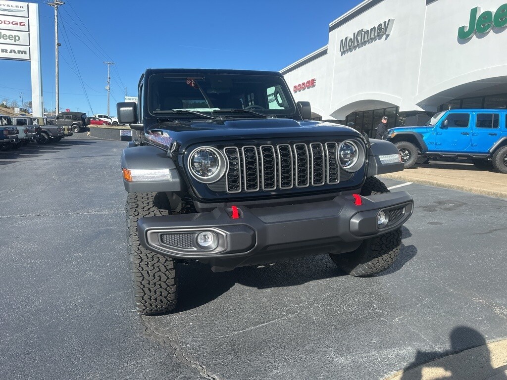 2025 Jeep Wrangler Rubicon photo 2
