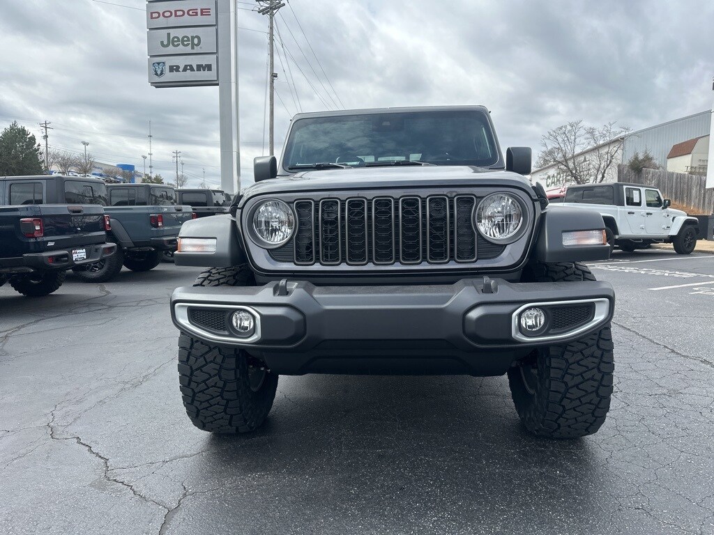 2025 Jeep Gladiator Sport S photo 3