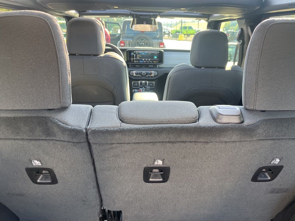 2025 Jeep Wrangler 4-Door Willys - Photo 16