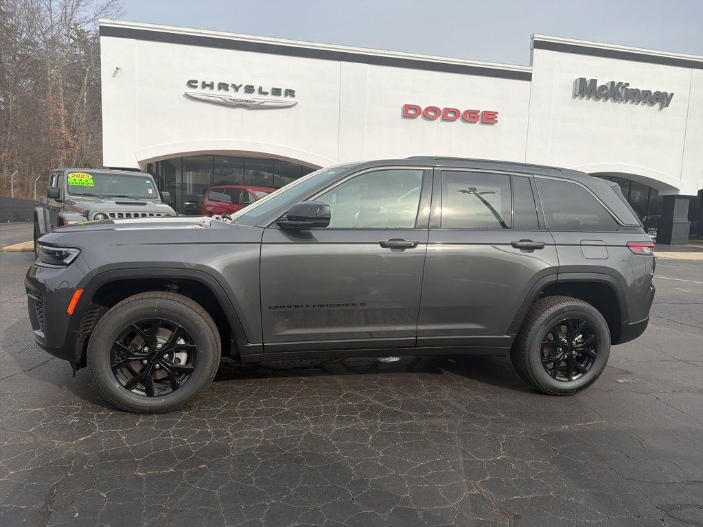 New 2026 Jeep Grand Cherokee LAREDO ALTITUDE 4X4 Sport Utility