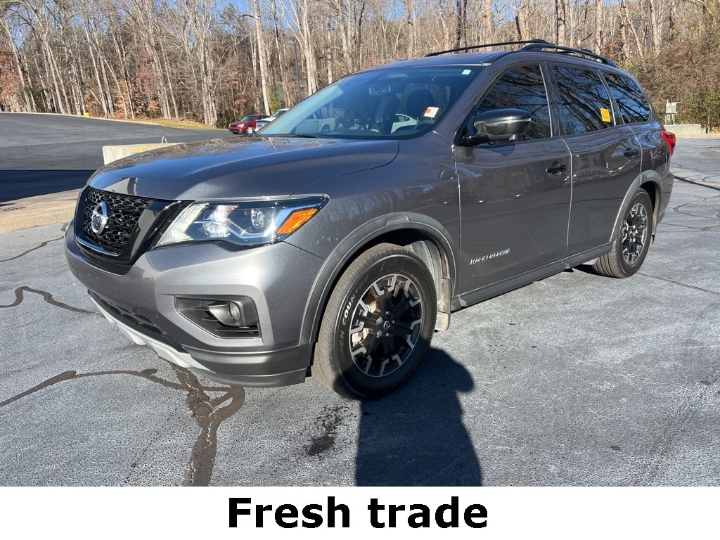2020 Nissan Pathfinder SL's photo