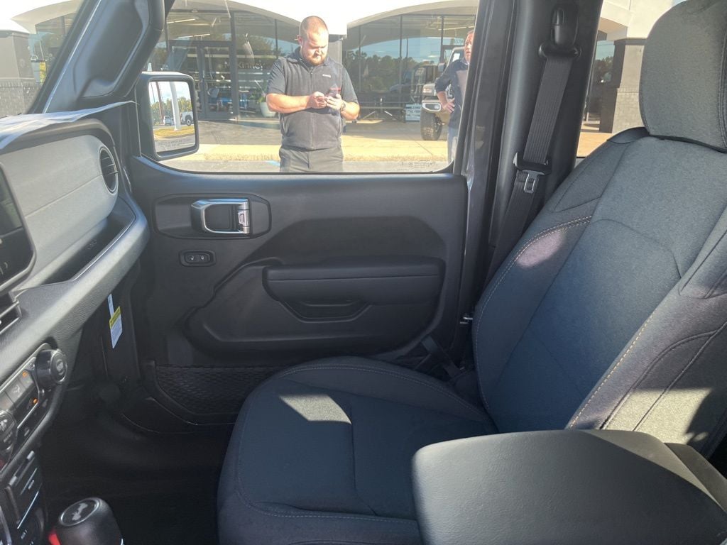 2026 Jeep Wrangler 2-Door Willys - Photo 25
