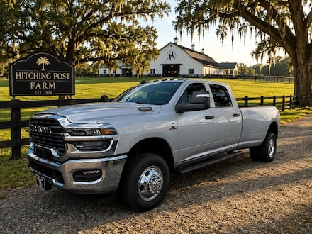 2026 Ram 3500 TRADESMAN CREW CAB 4X4 8' BOX Pickup