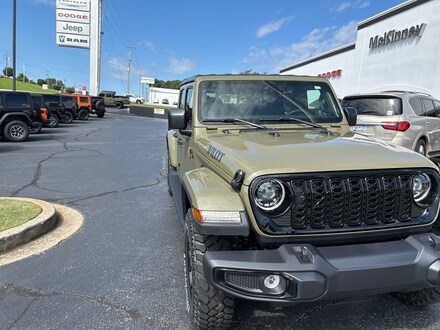 2025 Jeep Gladiator WILLYS 4X4 Pickup