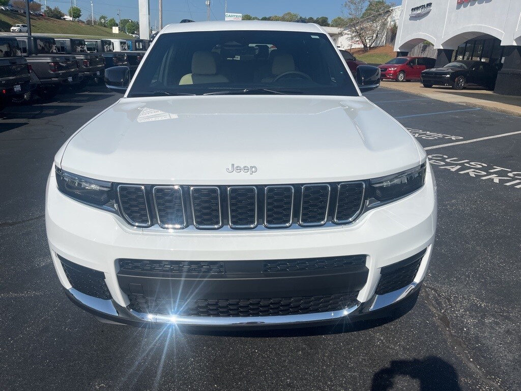 2025 Jeep Grand Cherokee L photo 2