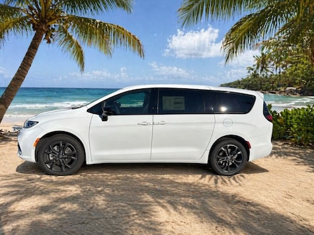 2026 Chrysler Pacifica SELECT AWD Passenger Van