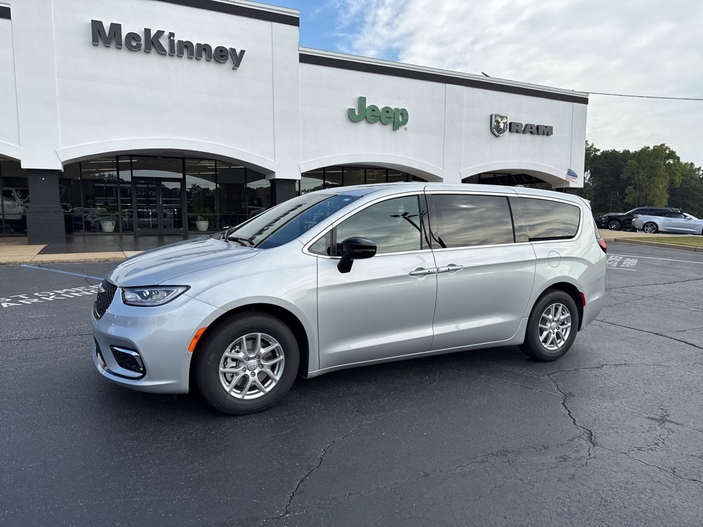 New 2026 Chrysler Pacifica SELECT Passenger Van