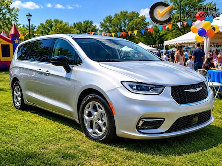 2024 Chrysler Pacifica Limited Minivan/Van