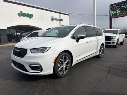 2026 Chrysler Pacifica PINNACLE Passenger Van