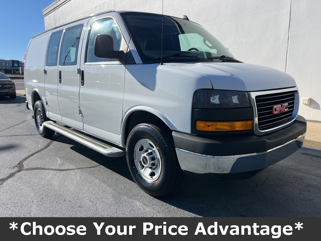 2023 GMC Savana Cargo Work Van's photo