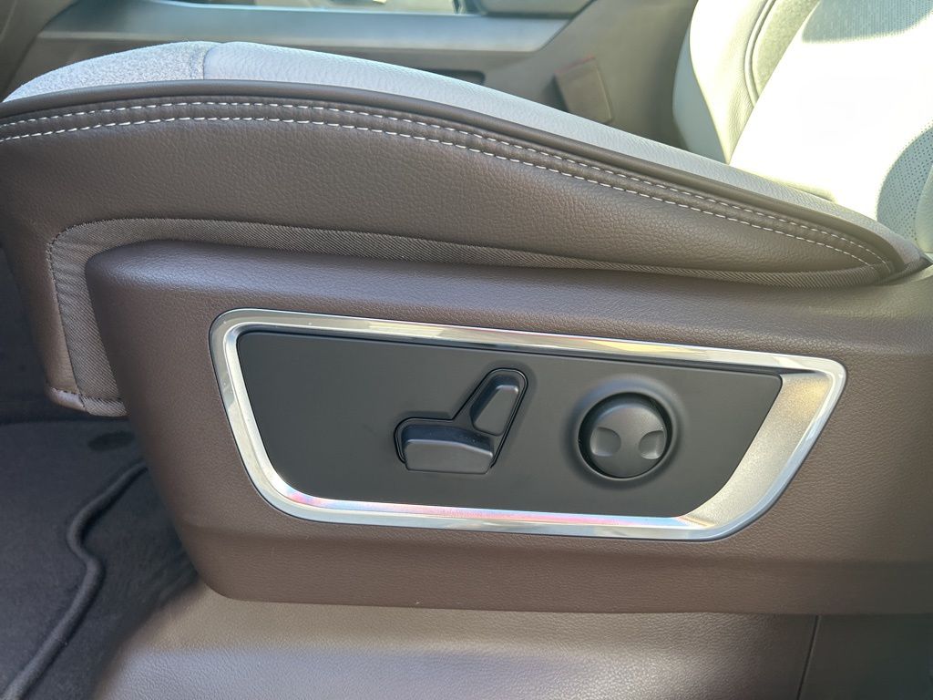 2026 RAM 1500 Laramie - Photo 14