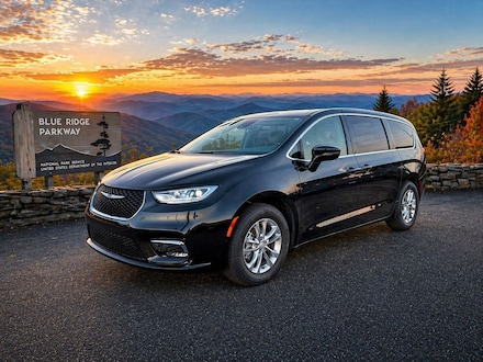 2026 Chrysler Pacifica SELECT Passenger Van