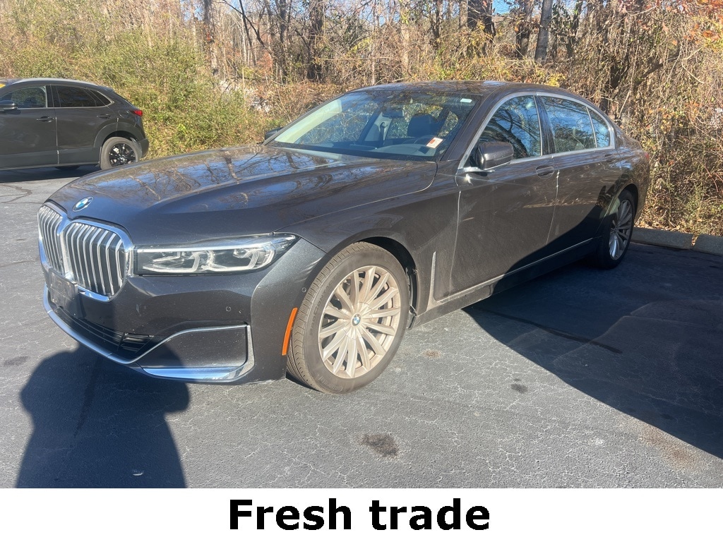 2022 BMW 7 Series 740i's photo