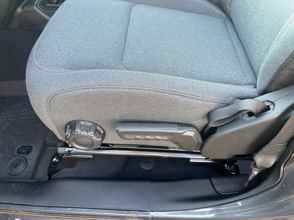 2025 Jeep Wrangler 4-Door Willys - Photo 25