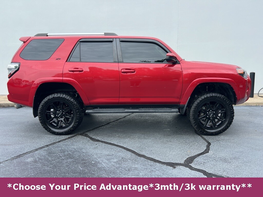 2020 Toyota 4Runner SR5 photo 2