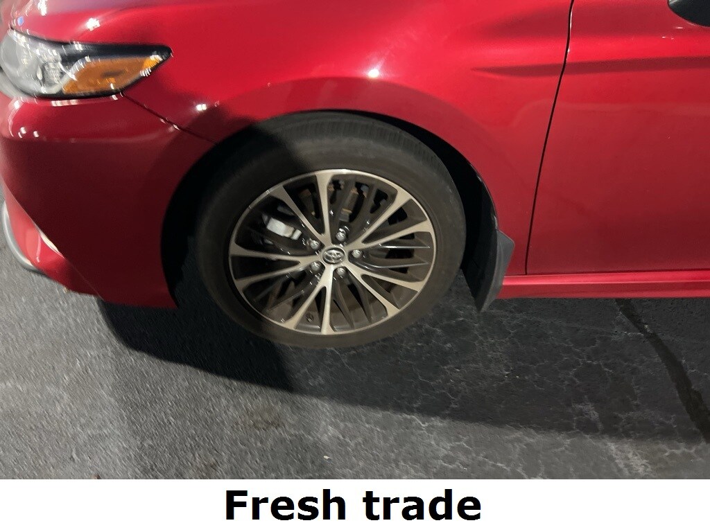 Used 2019 Toyota Camry SE Sedan