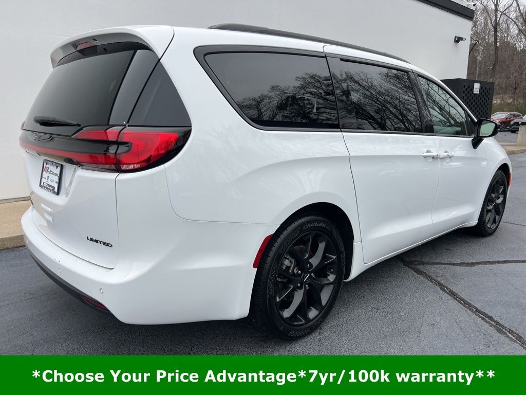 Used 2025 Chrysler Pacifica Limited Minivan/Van