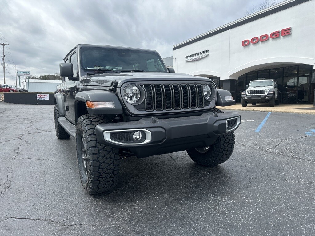 2025 Jeep Gladiator Sport S photo 2