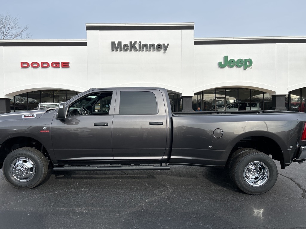 New 2026 Ram 3500 TRADESMAN CREW CAB 4X4 8' BOX Pickup