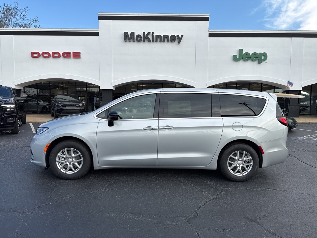 New 2026 Chrysler Pacifica SELECT Passenger Van