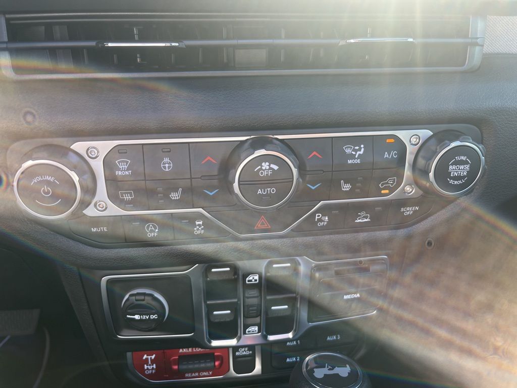 2025 Jeep Wrangler 4-Door Willys - Photo 34
