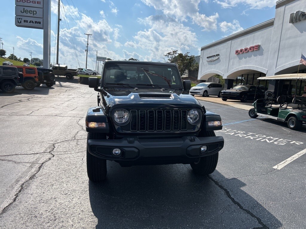2025 Jeep Gladiator Sport S photo 2
