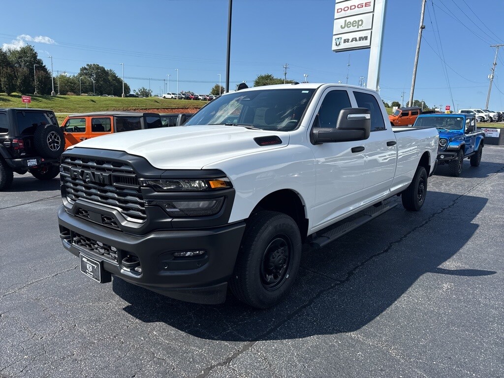 2026 Ram 2500 Tradesman photo 4