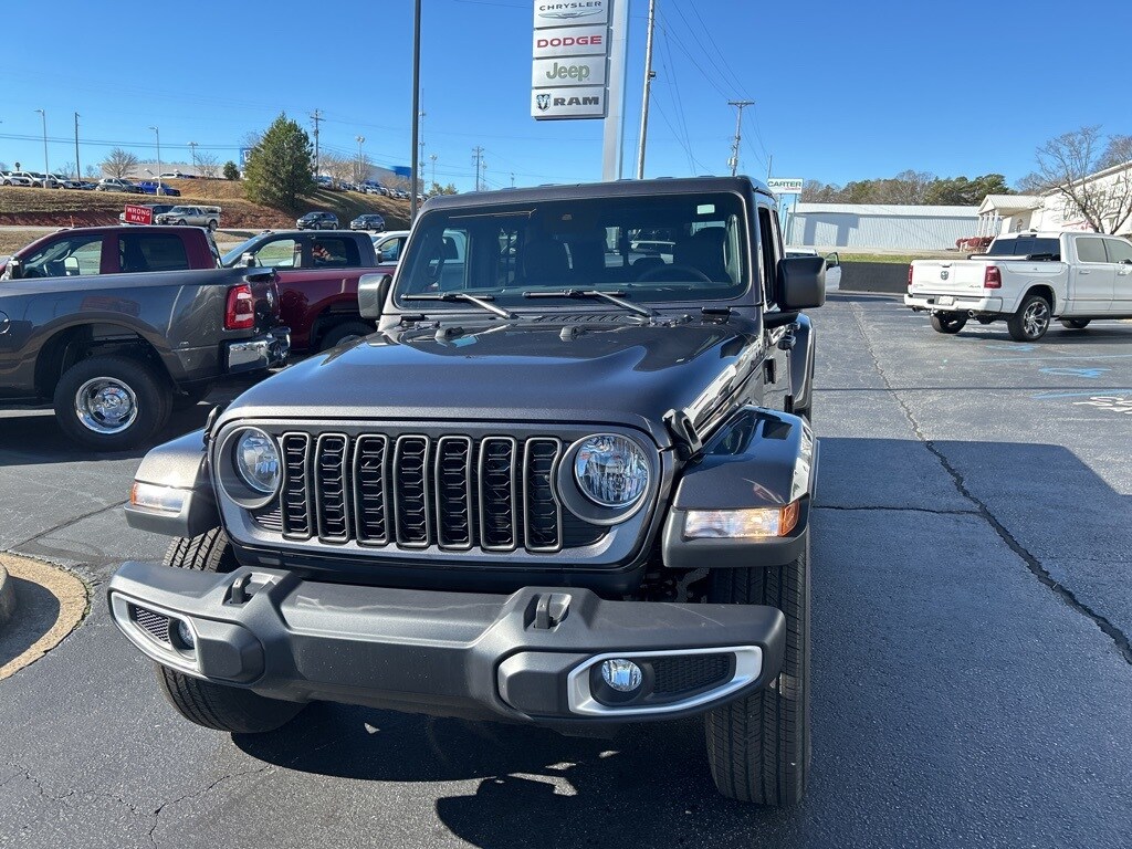 2025 Jeep Gladiator Sport S photo 2