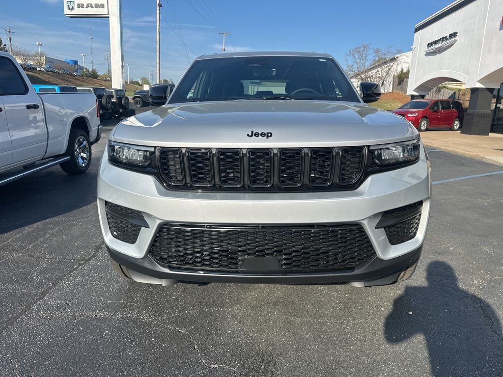 New 2025 Jeep Grand Cherokee ALTITUDE 4X4 Sport Utility