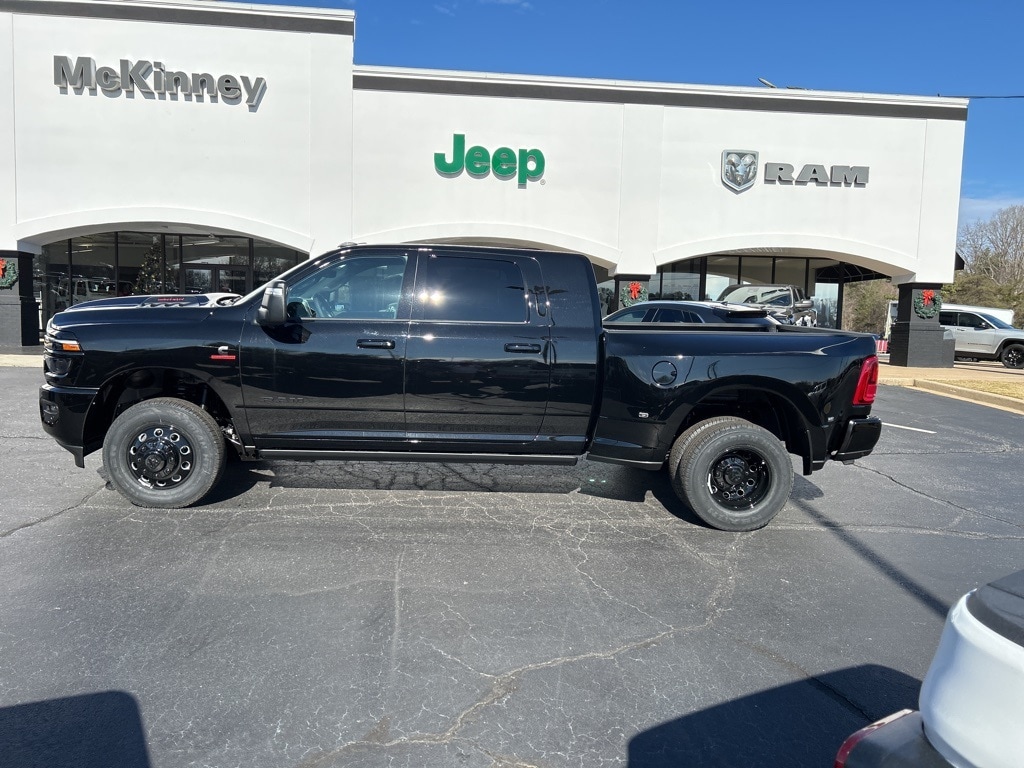 2026 RAM Ram 3500 Pickup Laramie's photo