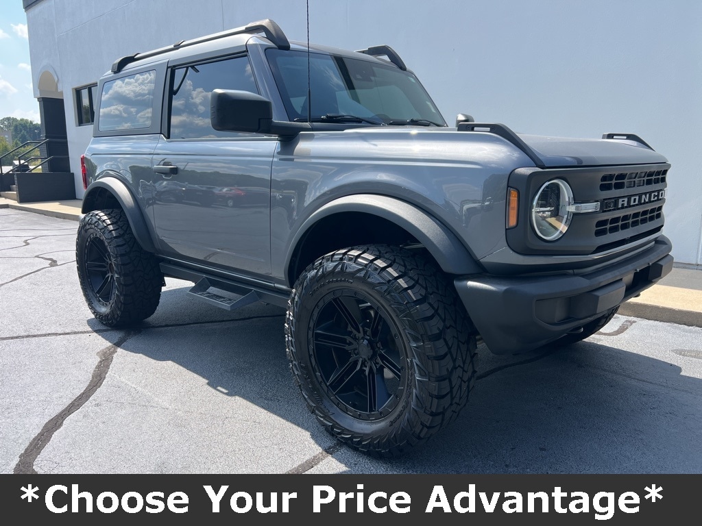 2023 Ford Bronco 2-Door Base