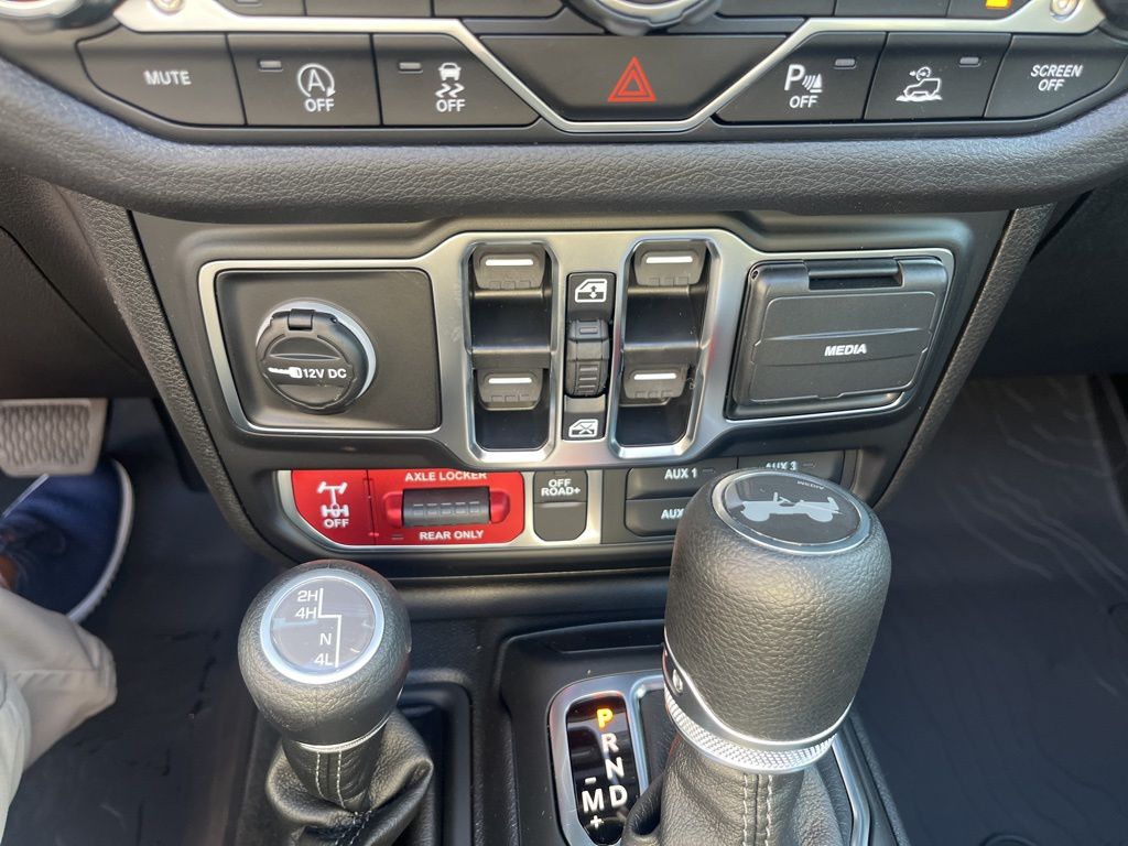 2025 Jeep Wrangler 4-Door Willys - Photo 32