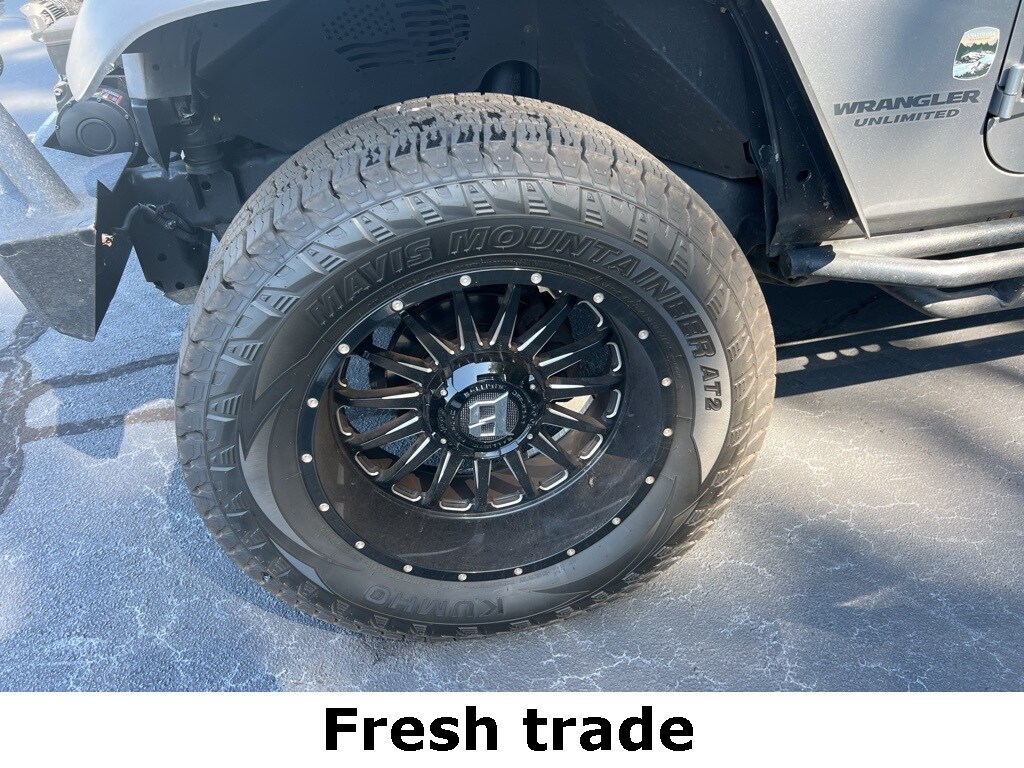 2015 Jeep Wrangler Unlimited Willys photo 2
