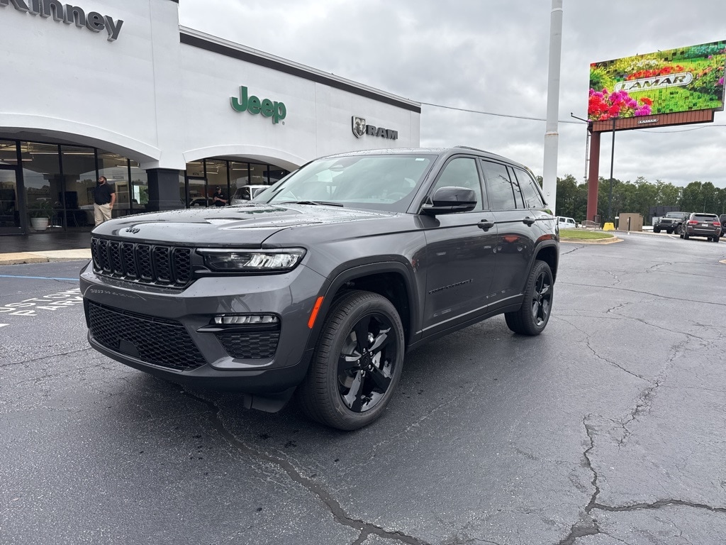 2025 Jeep Grand Cherokee Limited's photo
