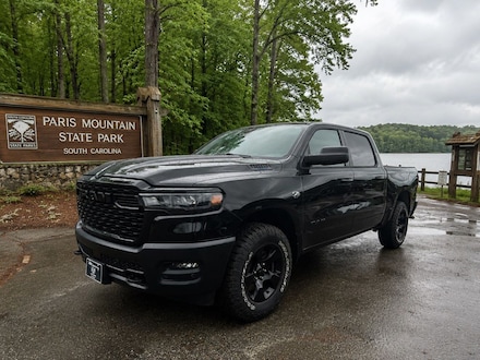 2026 Ram 1500 WARLOCK CREW CAB 4X4 5'7 BOX Pickup