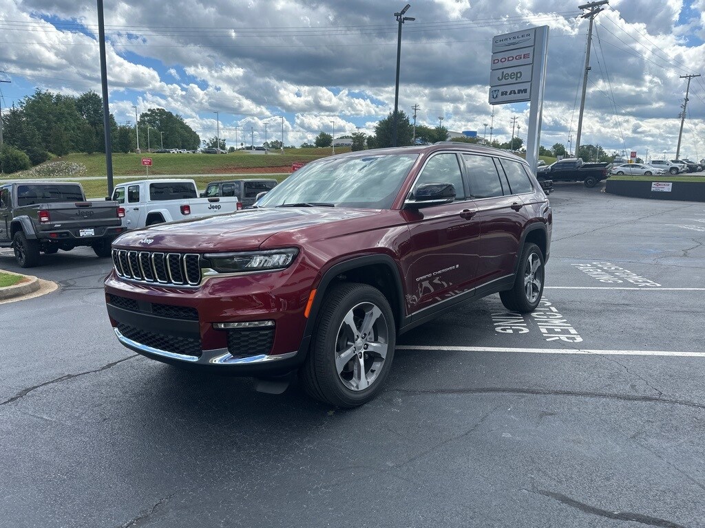 2025 Jeep Grand Cherokee L photo 4