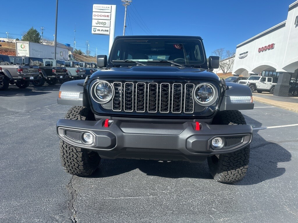 2025 Jeep Wrangler Rubicon photo 3