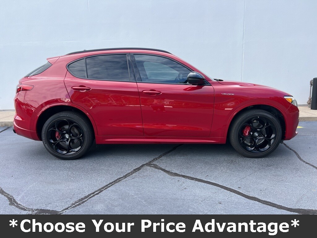 2022 Alfa Romeo Stelvio Ti Sport photo 2