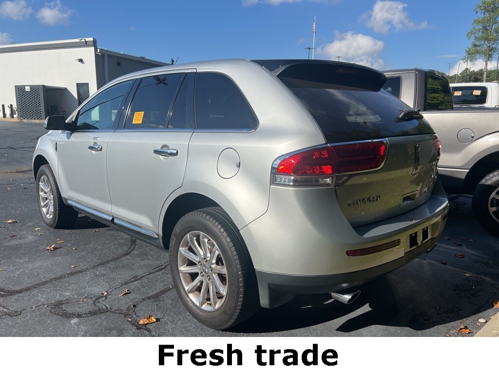2014 Lincoln MKX Base photo 3